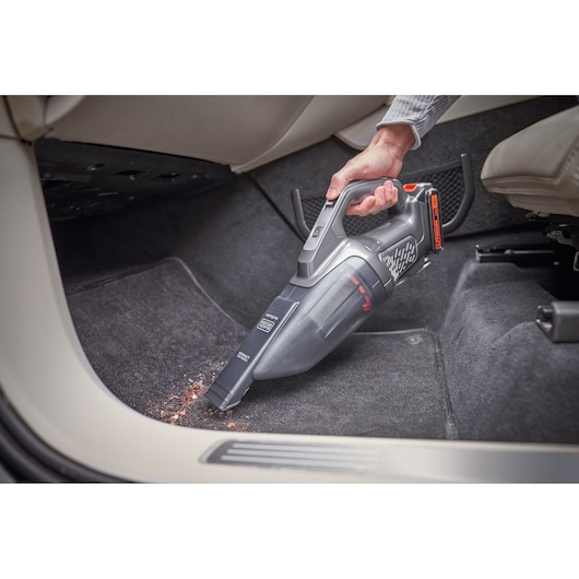 BLACKDECKER BCHV001C1 handheld vacuum cleaning car floor carpet.