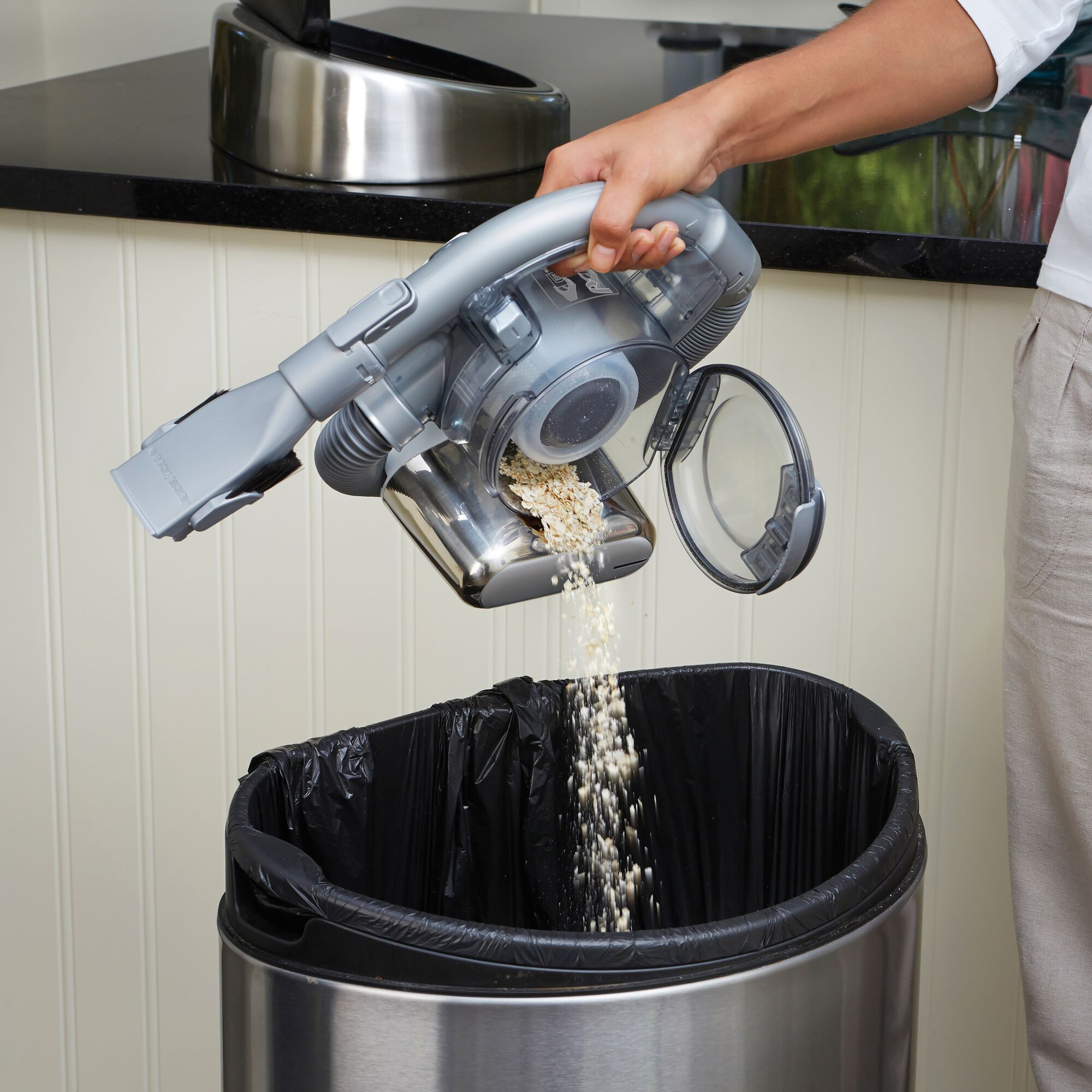 18V Lithium-ion dustbuster® Flexi Hand Vacuum | BLACK+DECKER