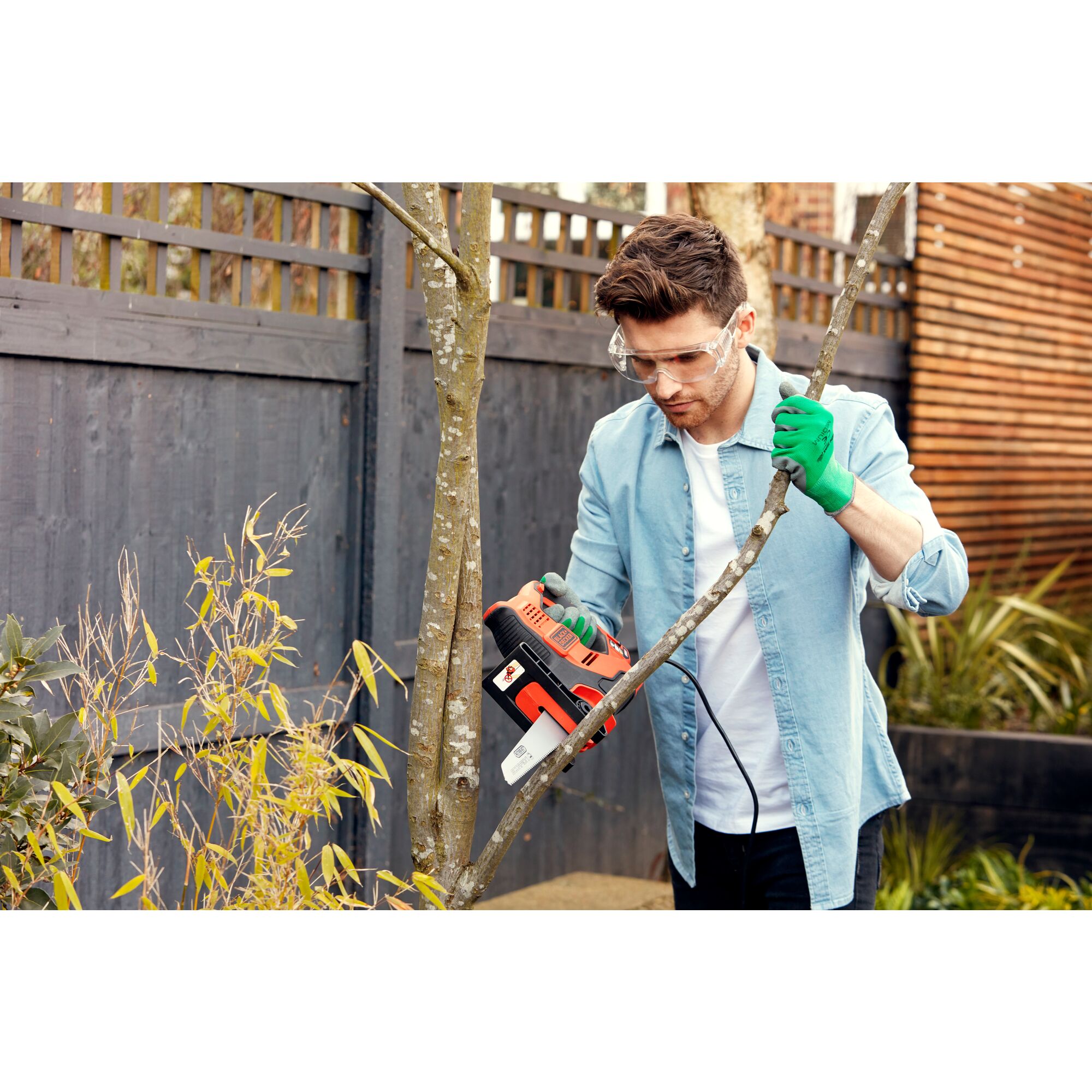 500W Scorpion® Powered Hand Saw with 