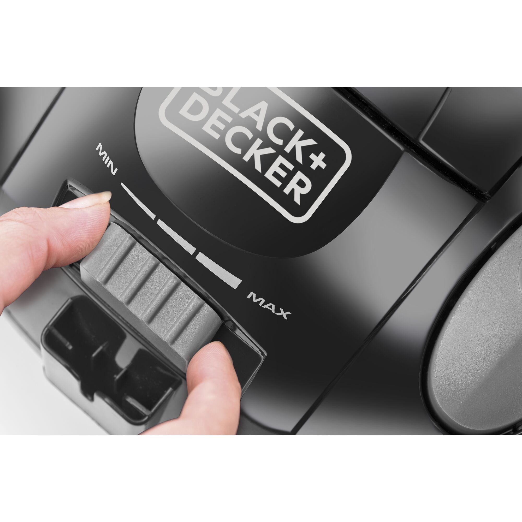 1380W Bagless Vacuum Cleaner | BLACK+DECKER