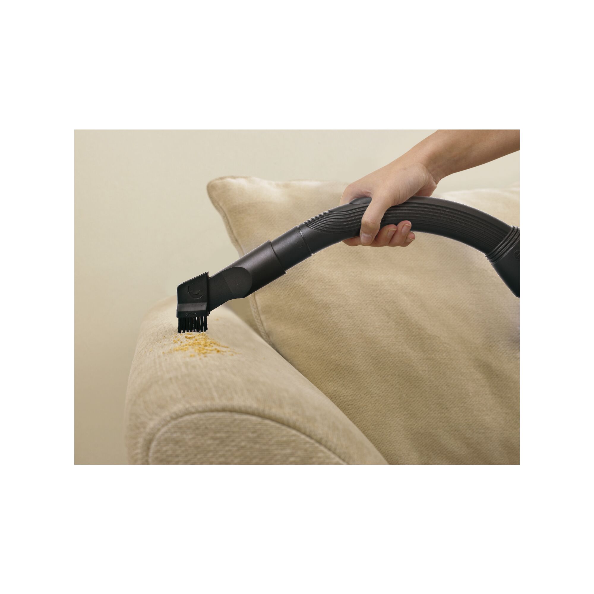 1380W Bagless Vacuum Cleaner | BLACK+DECKER